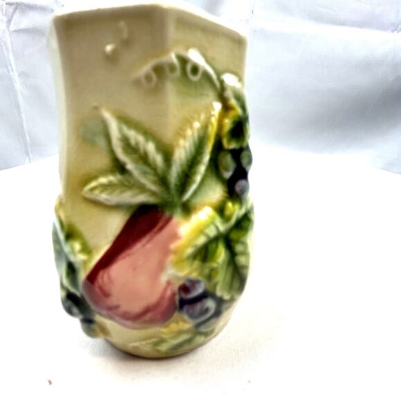 Set of Vintage Salt & Pepper Shakers Nappon Japan Hand painted 2.75" gold trim - Picture 4 of 6